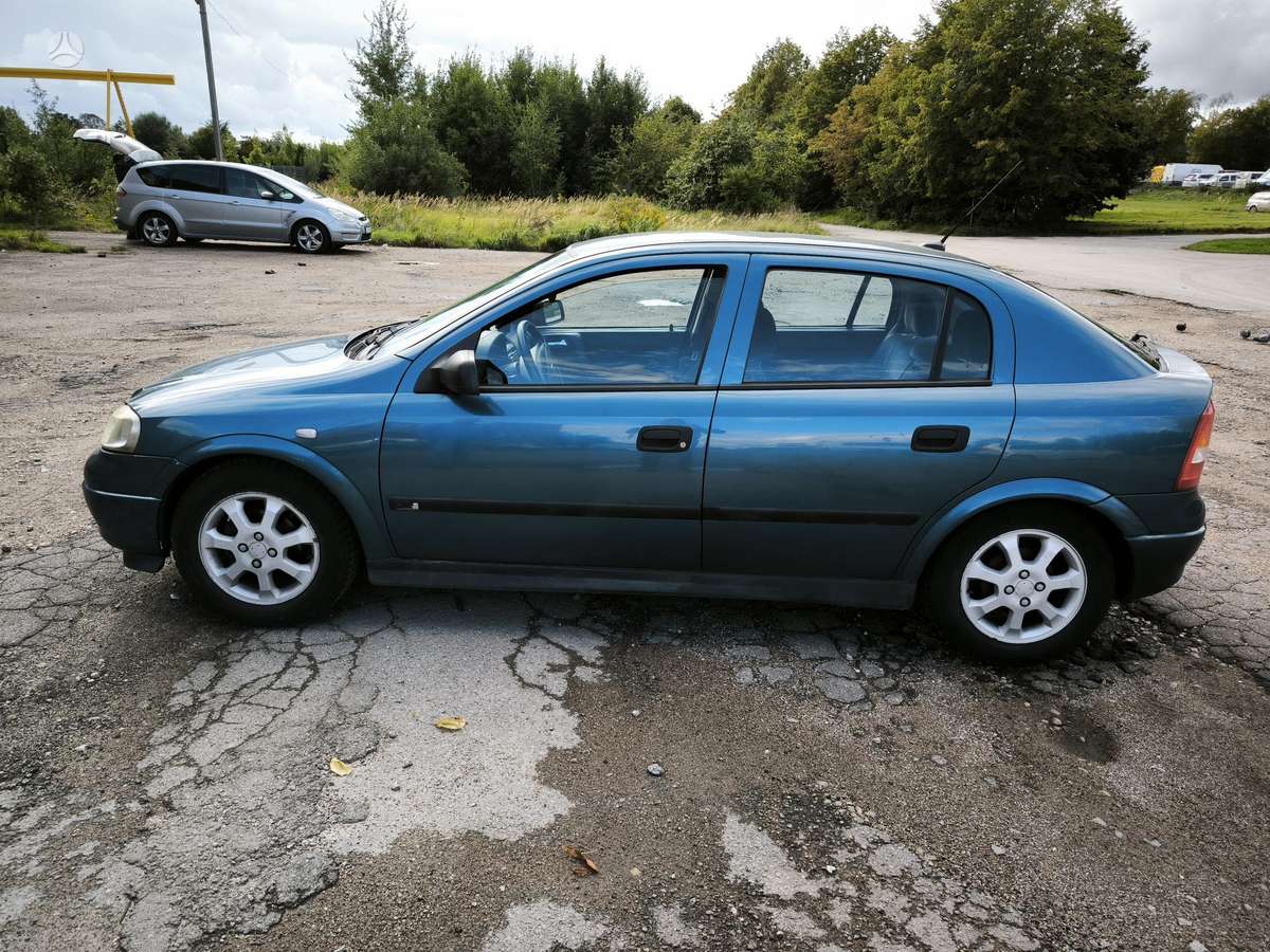 Opel Astra, 1.6 l., Хэтчбек