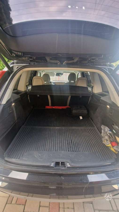 Volvo XC90 - 11