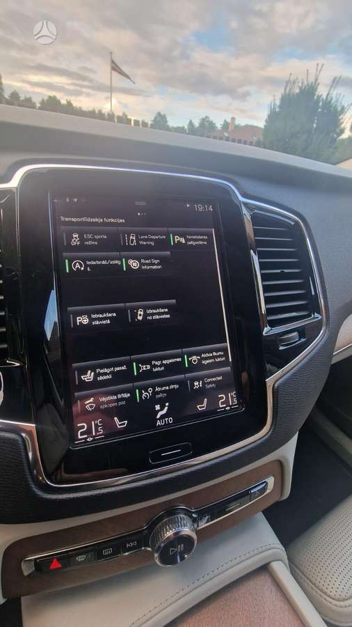 Volvo XC90, Внедорожник / Кроссовер