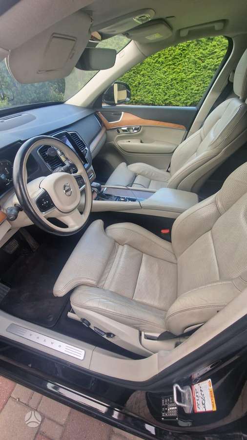 Volvo XC90 - 9