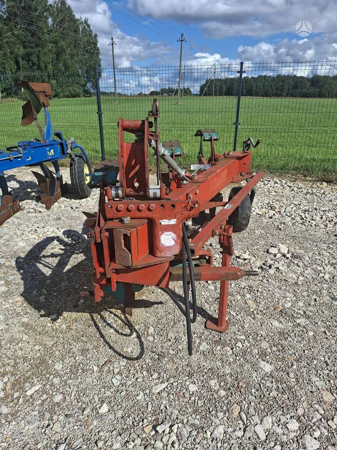 Kverneland AB-85, плуги