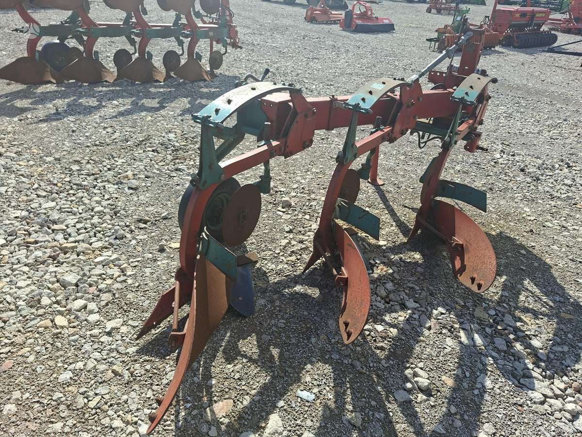 Kverneland AB-85, plūgai