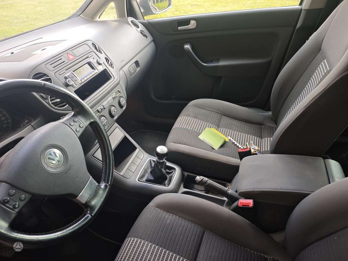 Volkswagen Golf Plus - 10