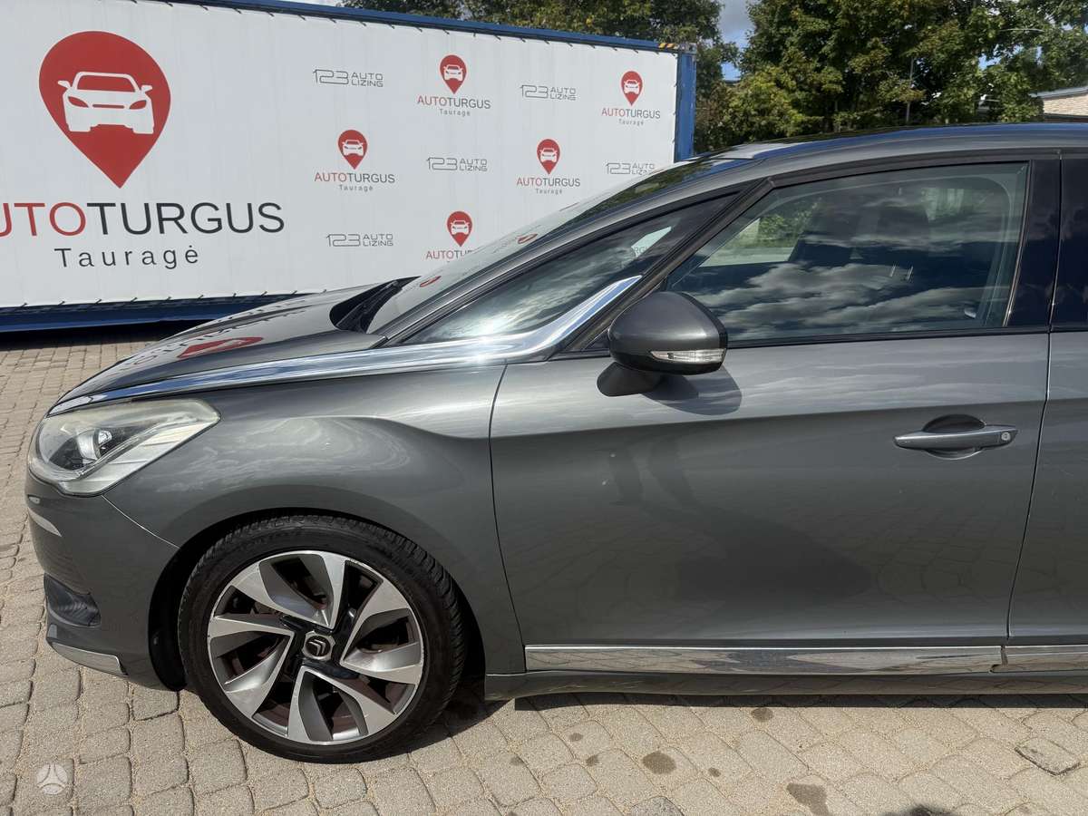 Citroen DS5, 2.0 l., hatchback