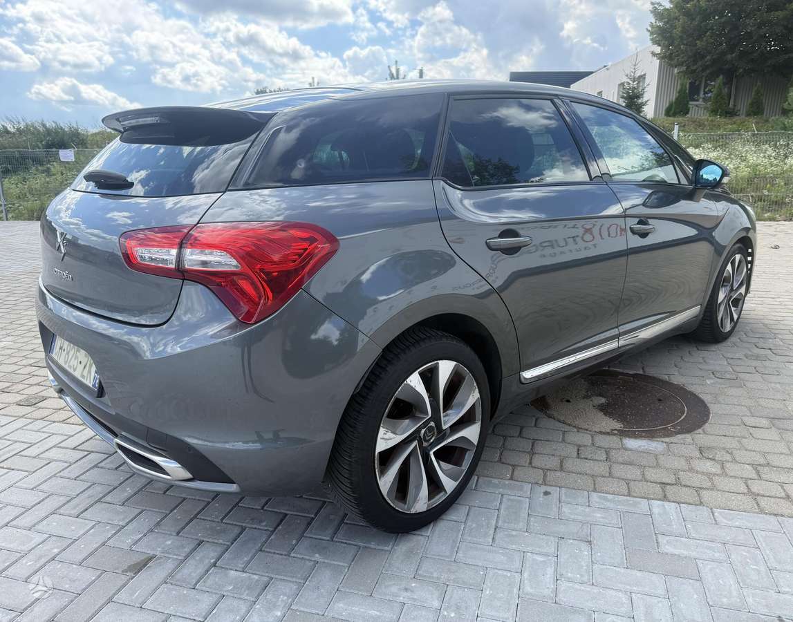 Citroen DS5, 2.0 l., hatchback