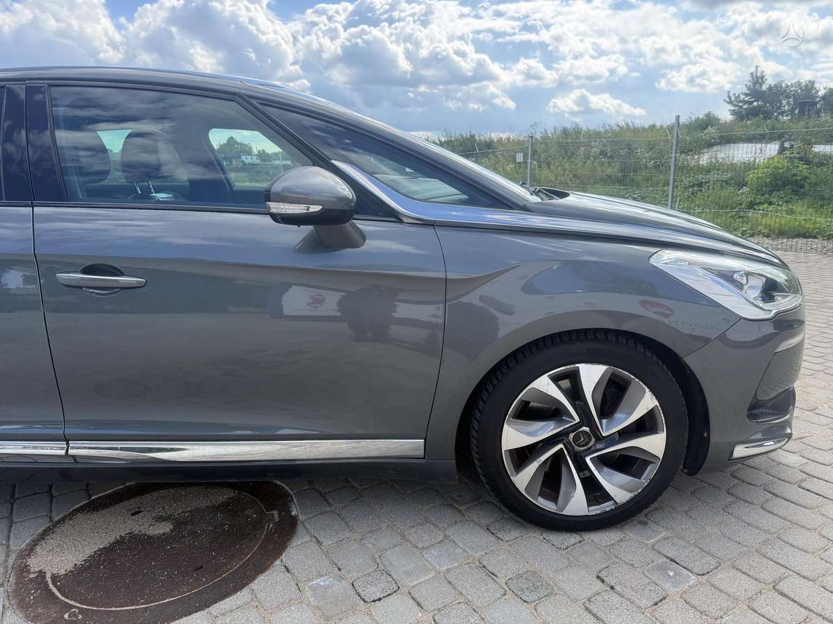 Citroen DS5, 2.0 l., Хэтчбек