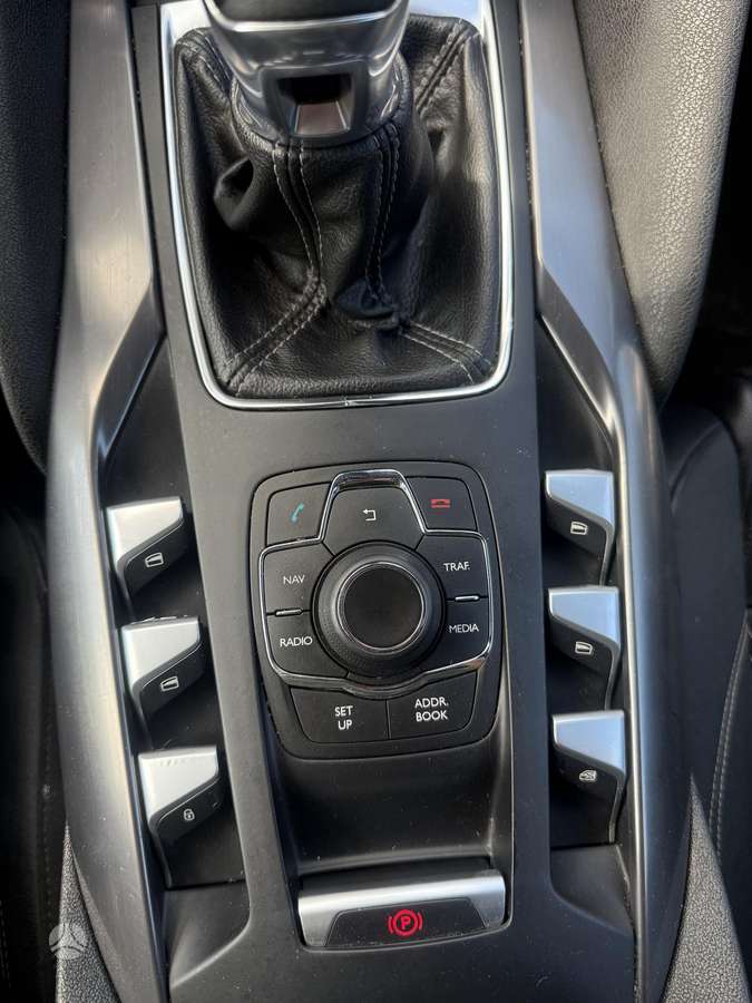 Citroen DS5, 2.0 l., hatchback