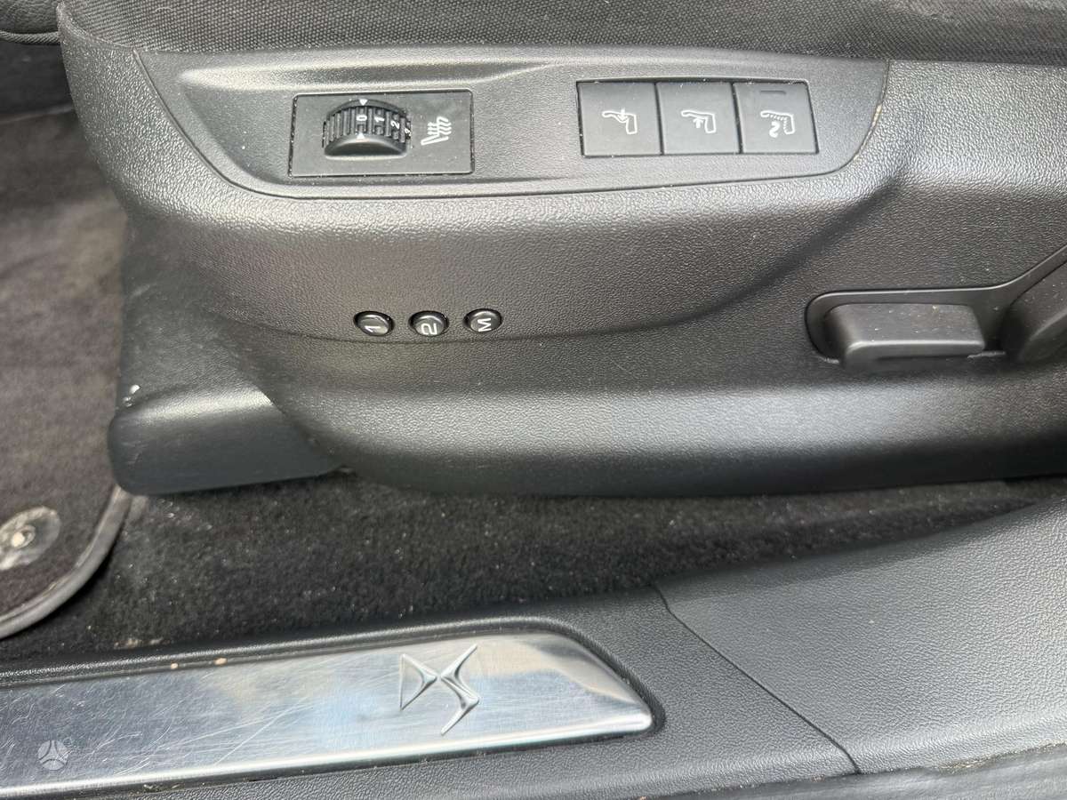 Citroen DS5, 2.0 l., hatchback