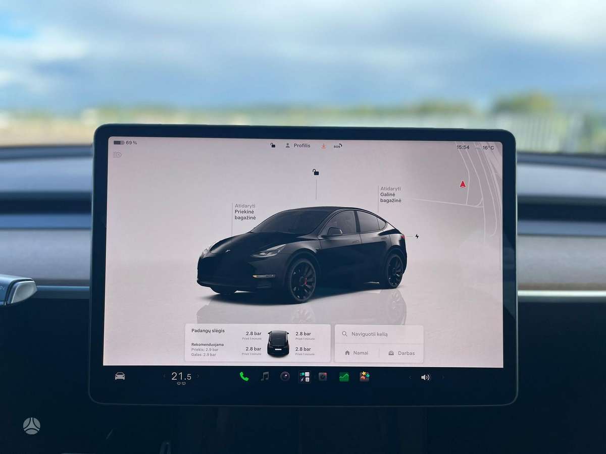 Tesla Model Y, 81 kWh, off-road / crossover