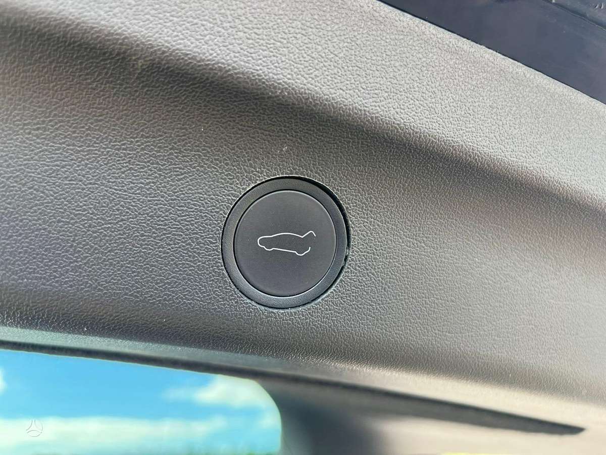 Tesla Model Y, 81 kWh, off-road / crossover