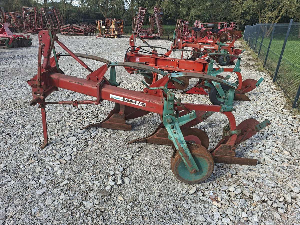 Kverneland A-3, ploughs