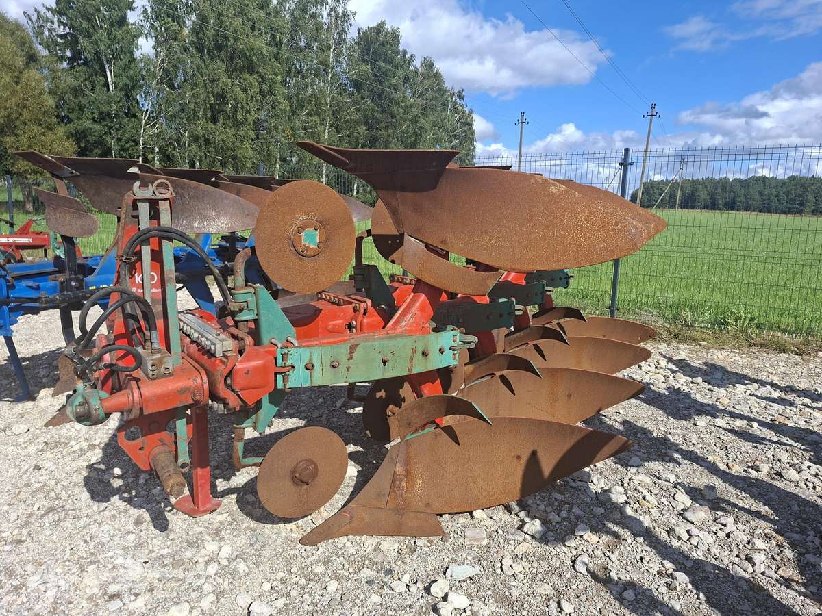 Kverneland E160-8, плуги