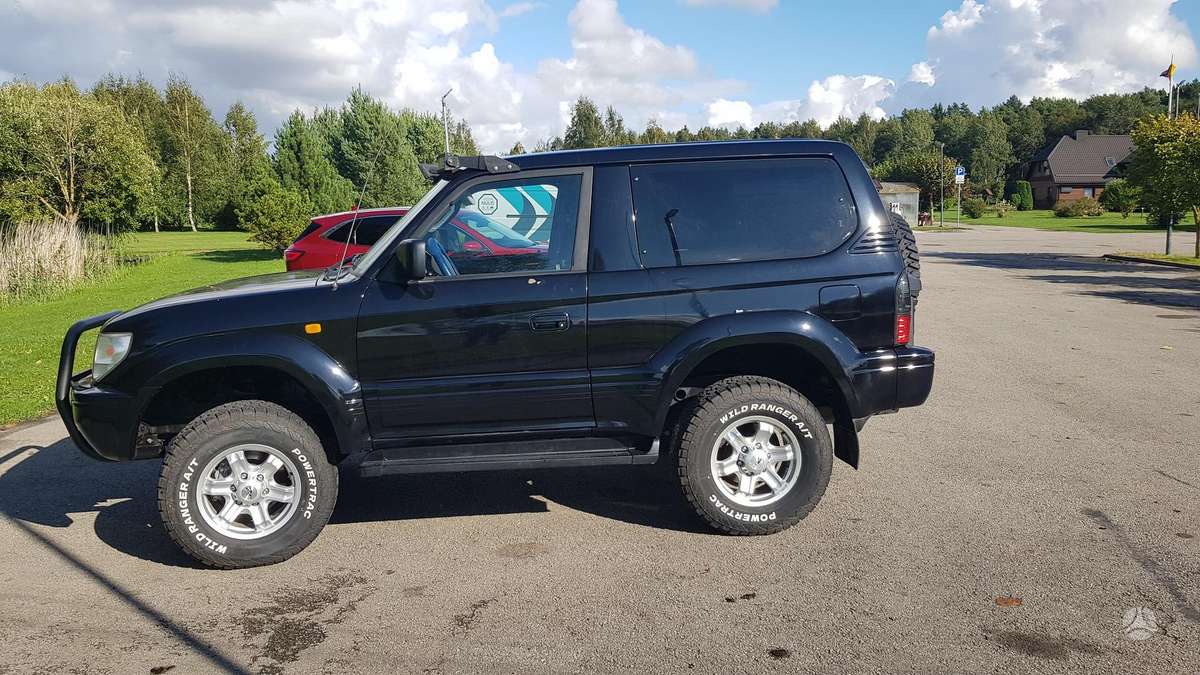 Toyota Land Cruiser - 1