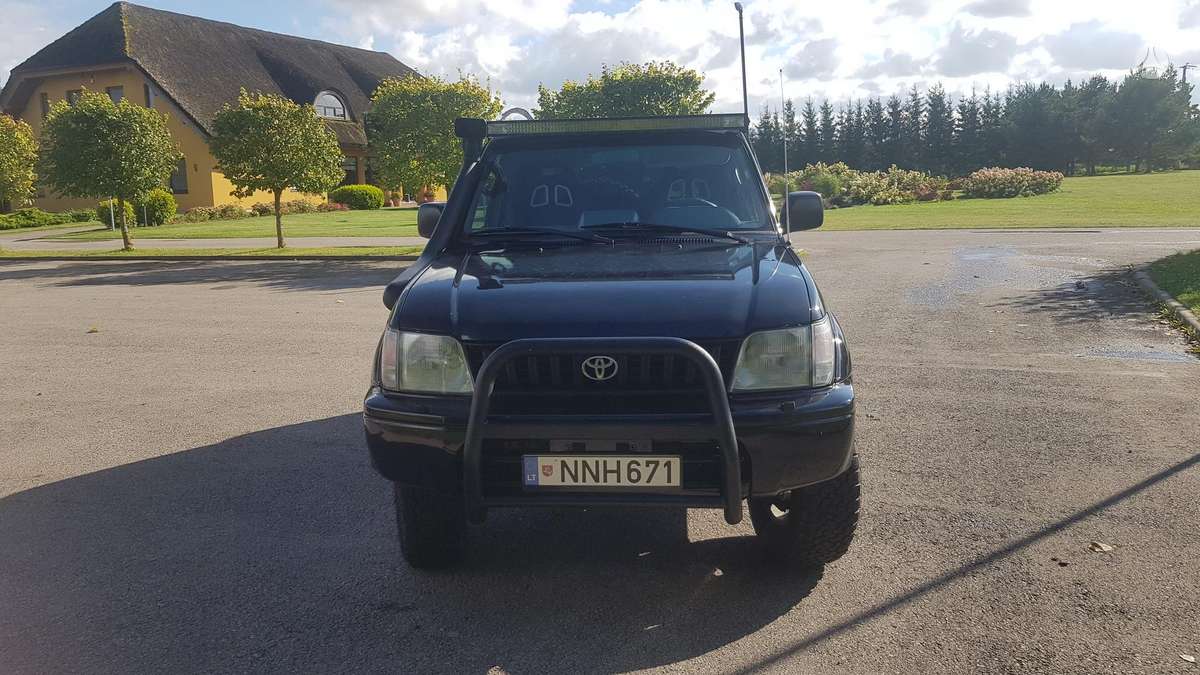 Toyota Land Cruiser - 3