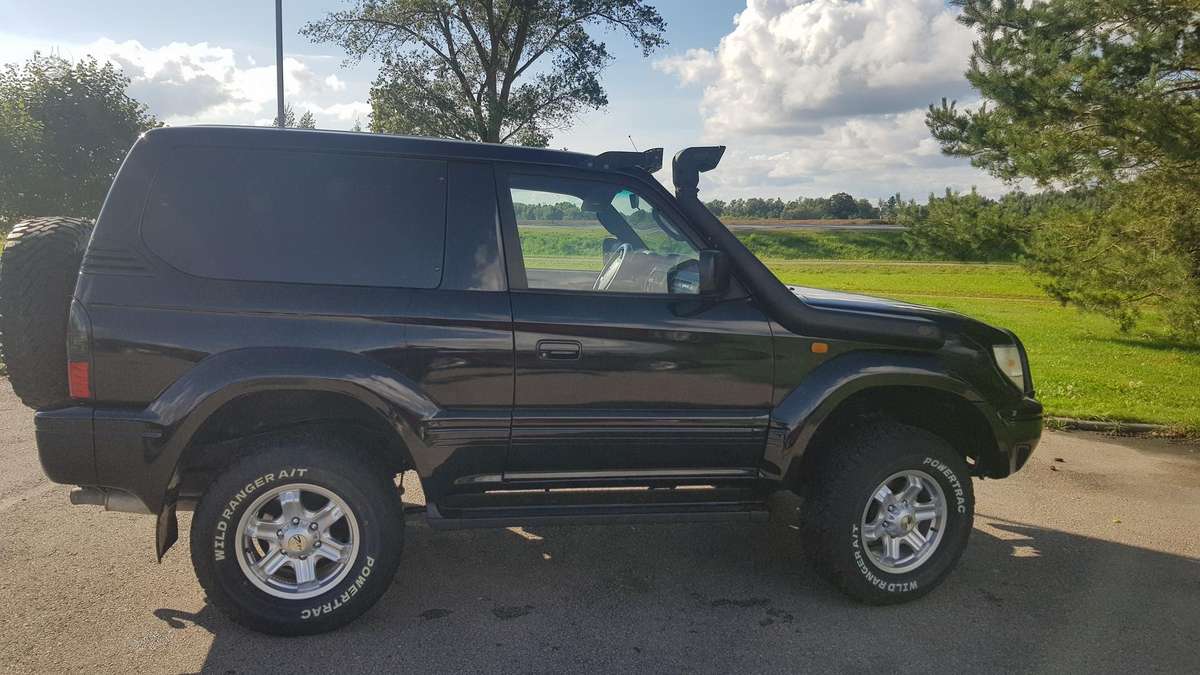 Toyota Land Cruiser - 4