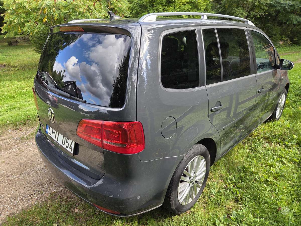 Volkswagen Touran - 3