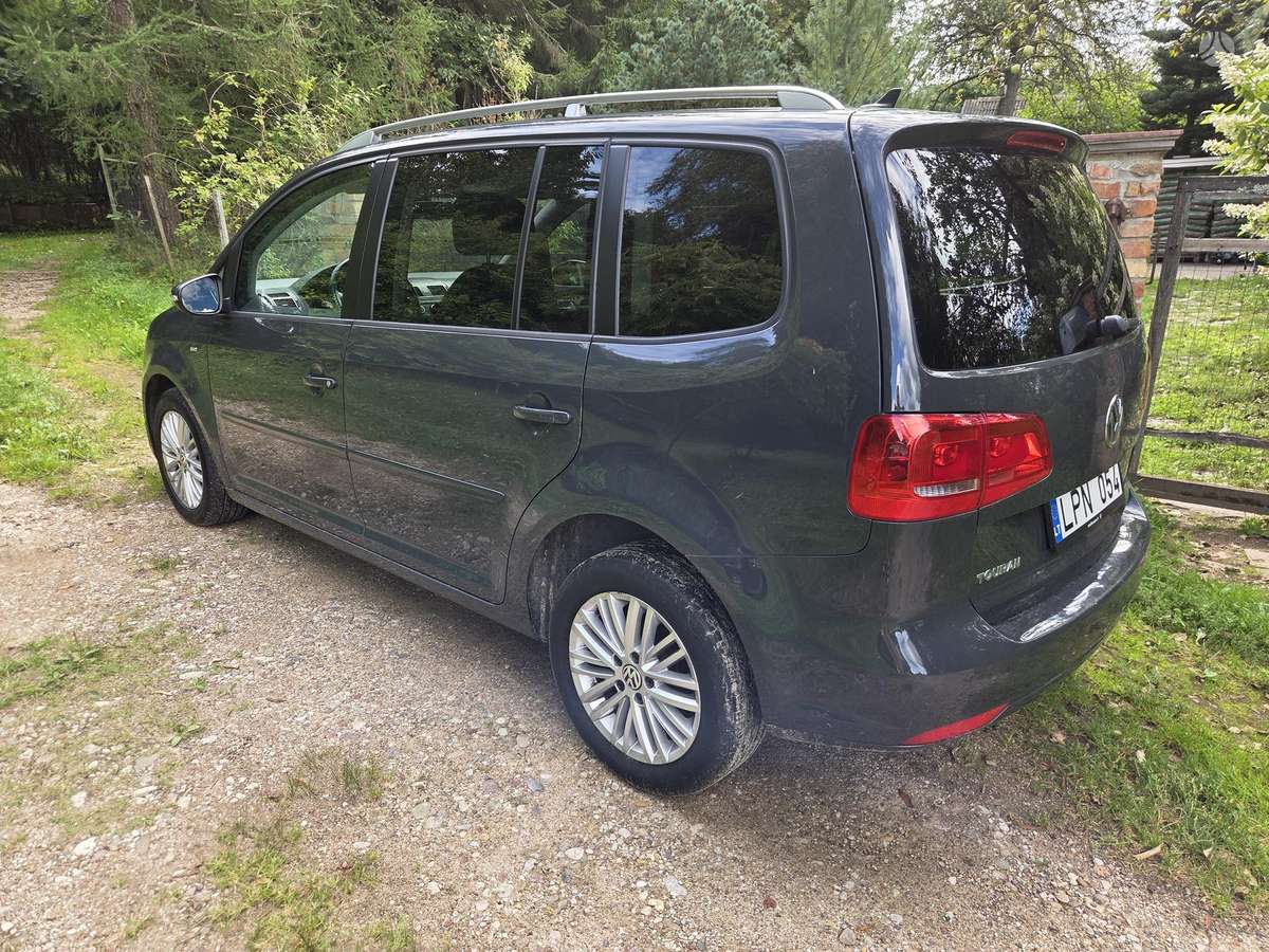 Volkswagen Touran - 4