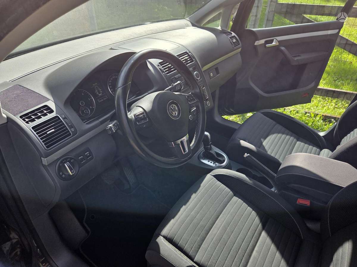 Volkswagen Touran - 6