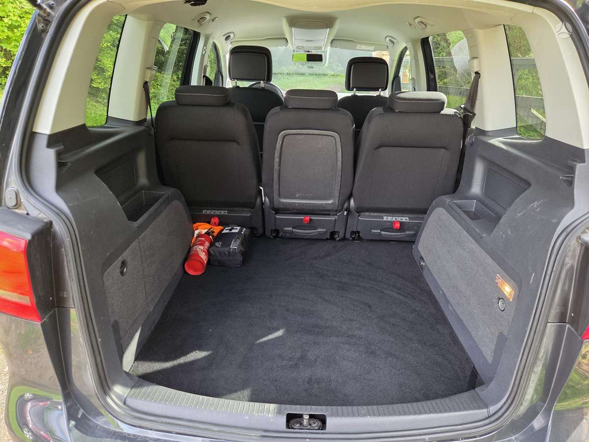 Volkswagen Touran - 9