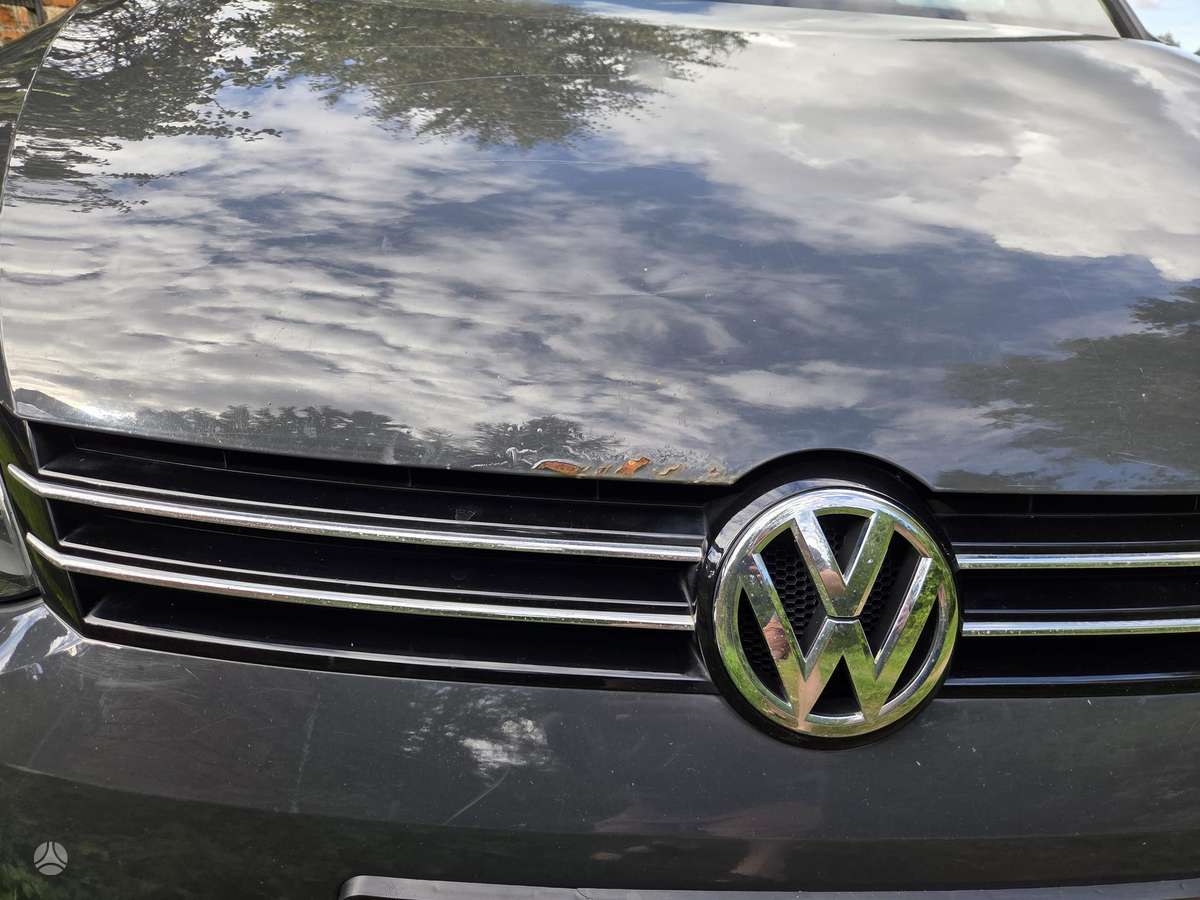 Volkswagen Touran - 12