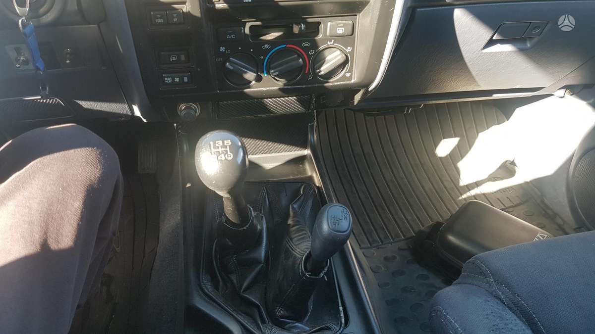 Toyota Land Cruiser - 10