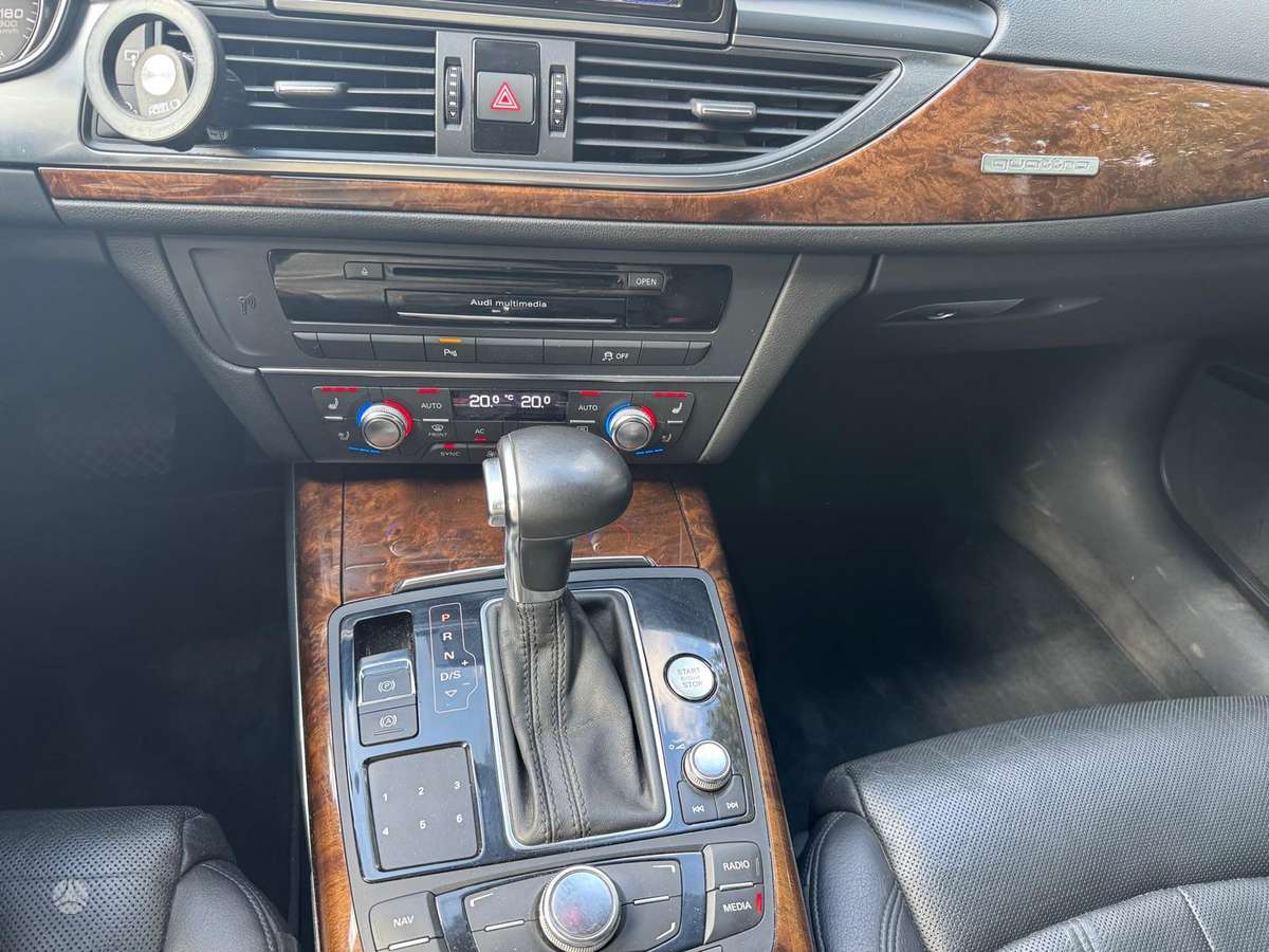 Audi A6 - 12