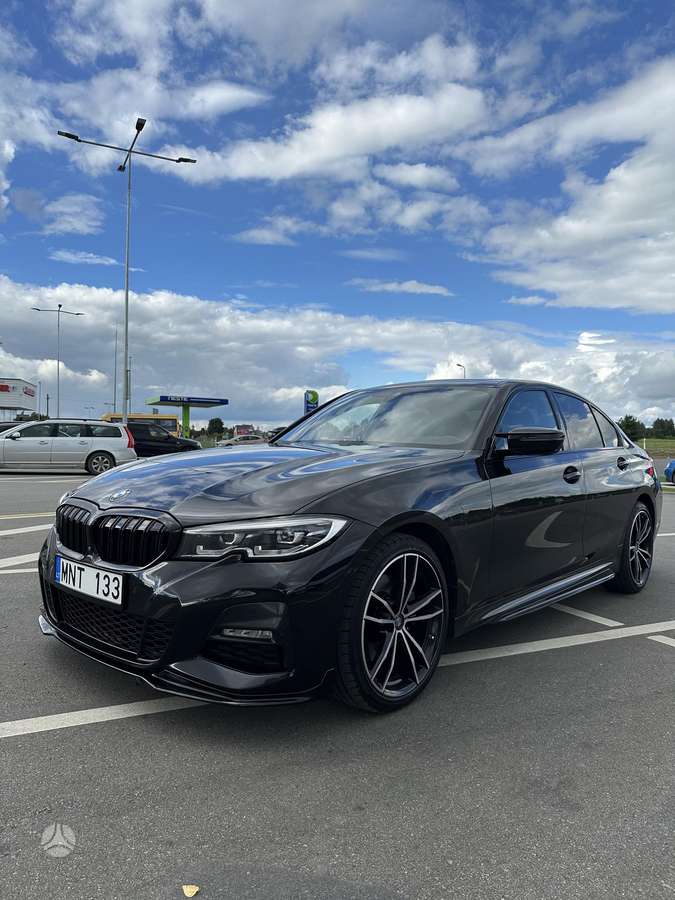 BMW 330, 2.0 l., Седан
