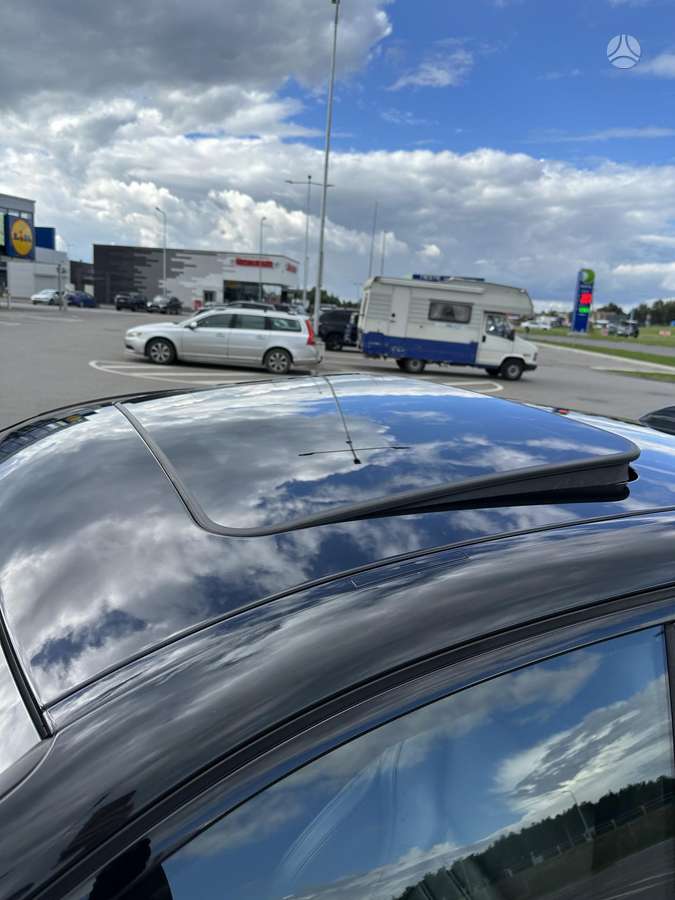 BMW 330, 2.0 l., Седан