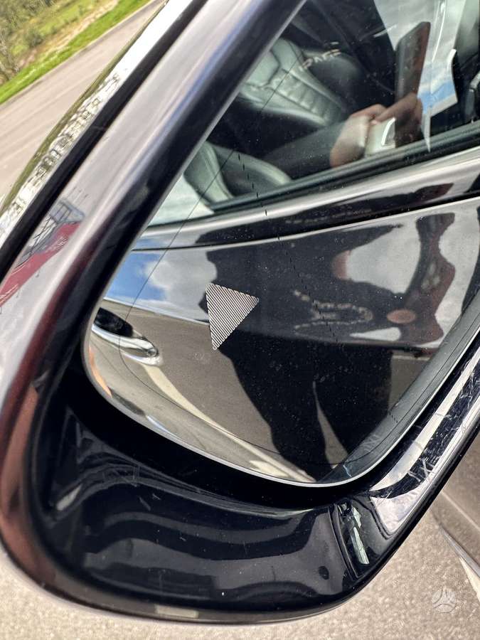 BMW 330, 2.0 l., Седан