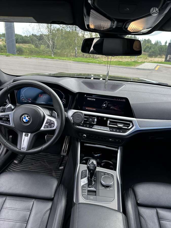 BMW 330, 2.0 l., Седан