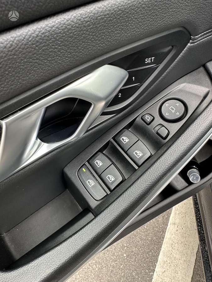 BMW 330, 2.0 l., Седан