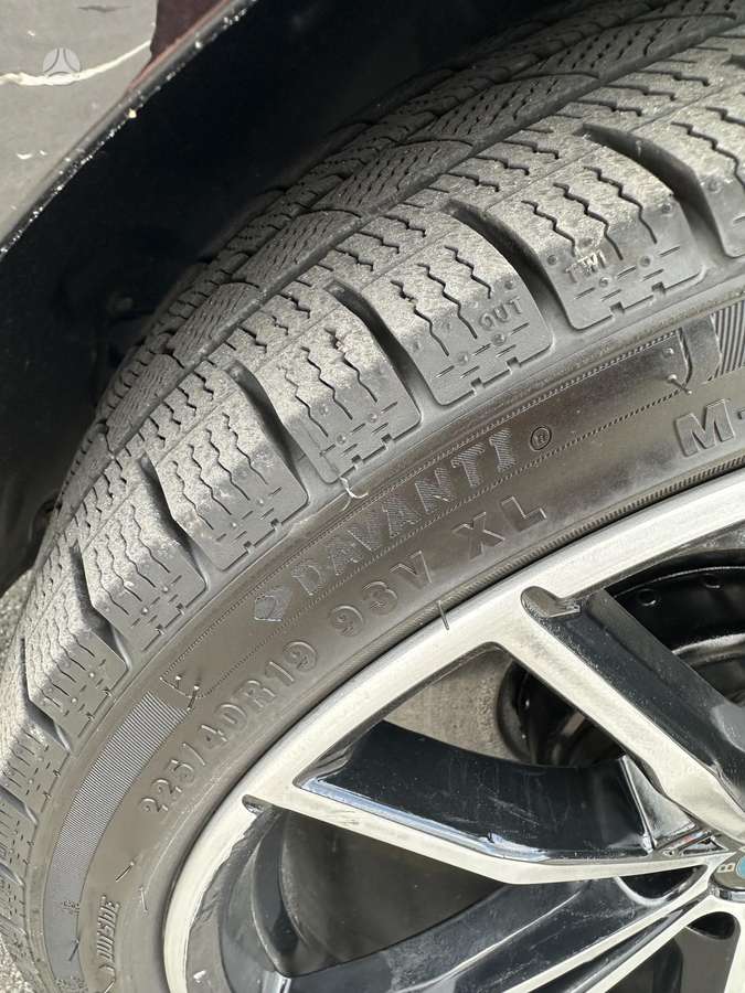 BMW 330, 2.0 l., Седан