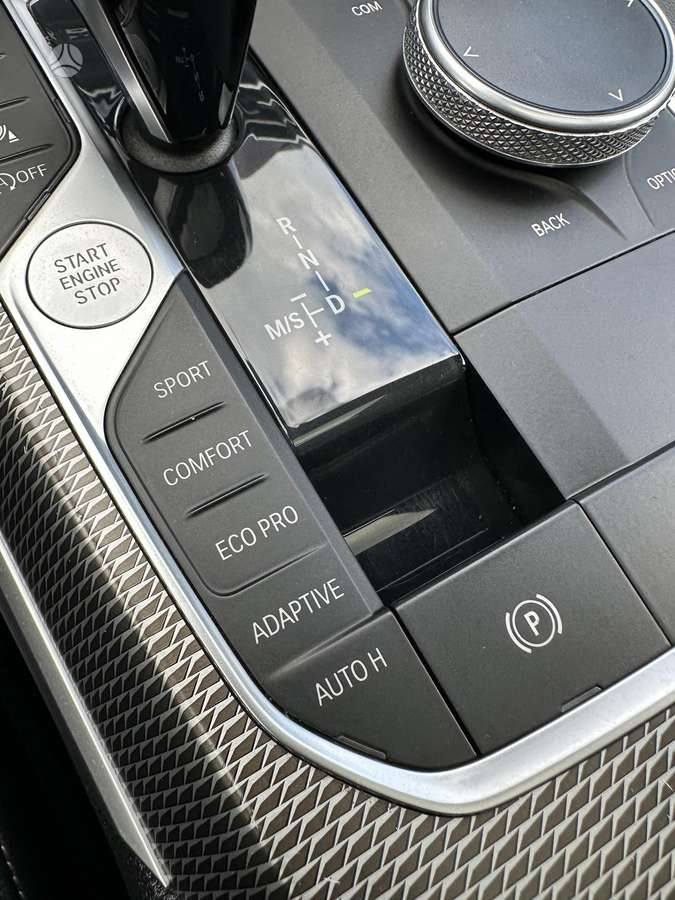 BMW 330, 2.0 l., Седан
