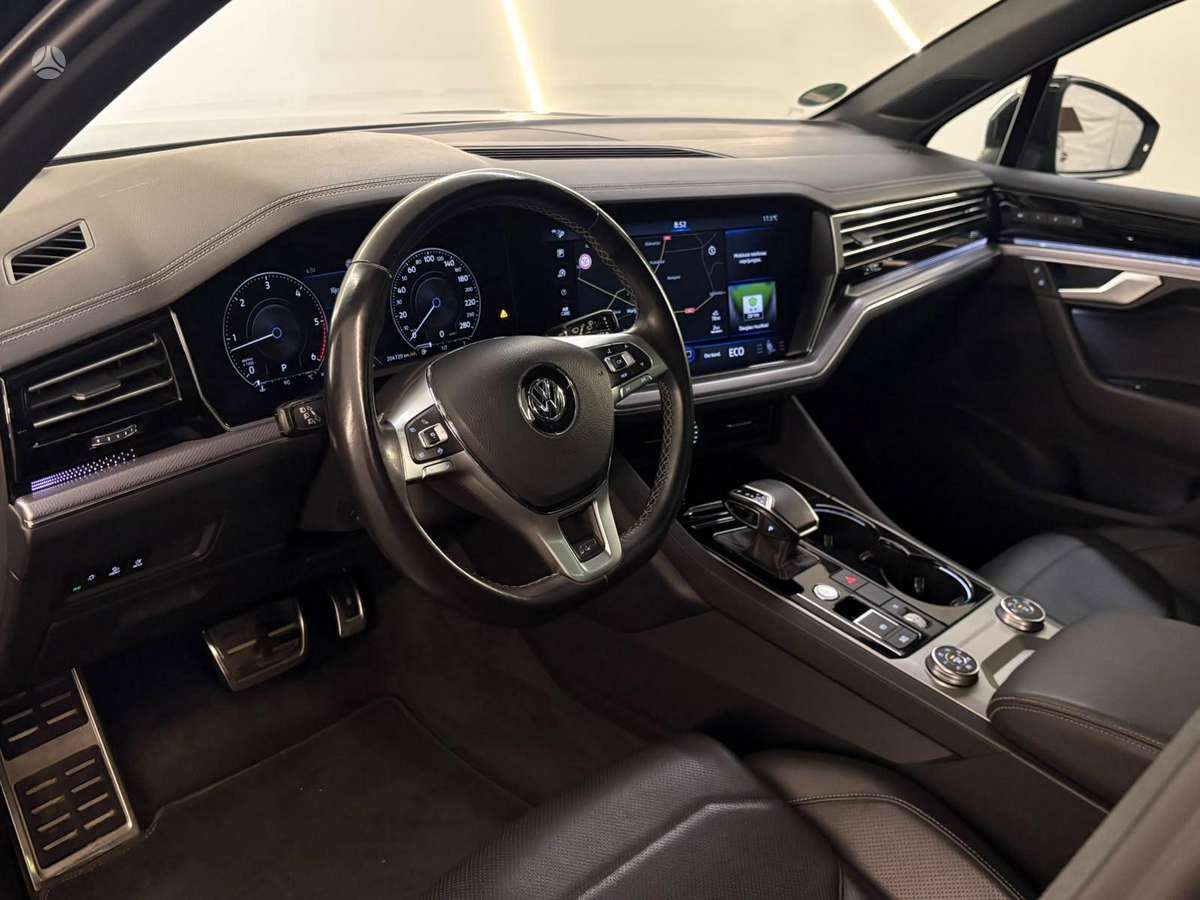 Volkswagen Touareg - 2