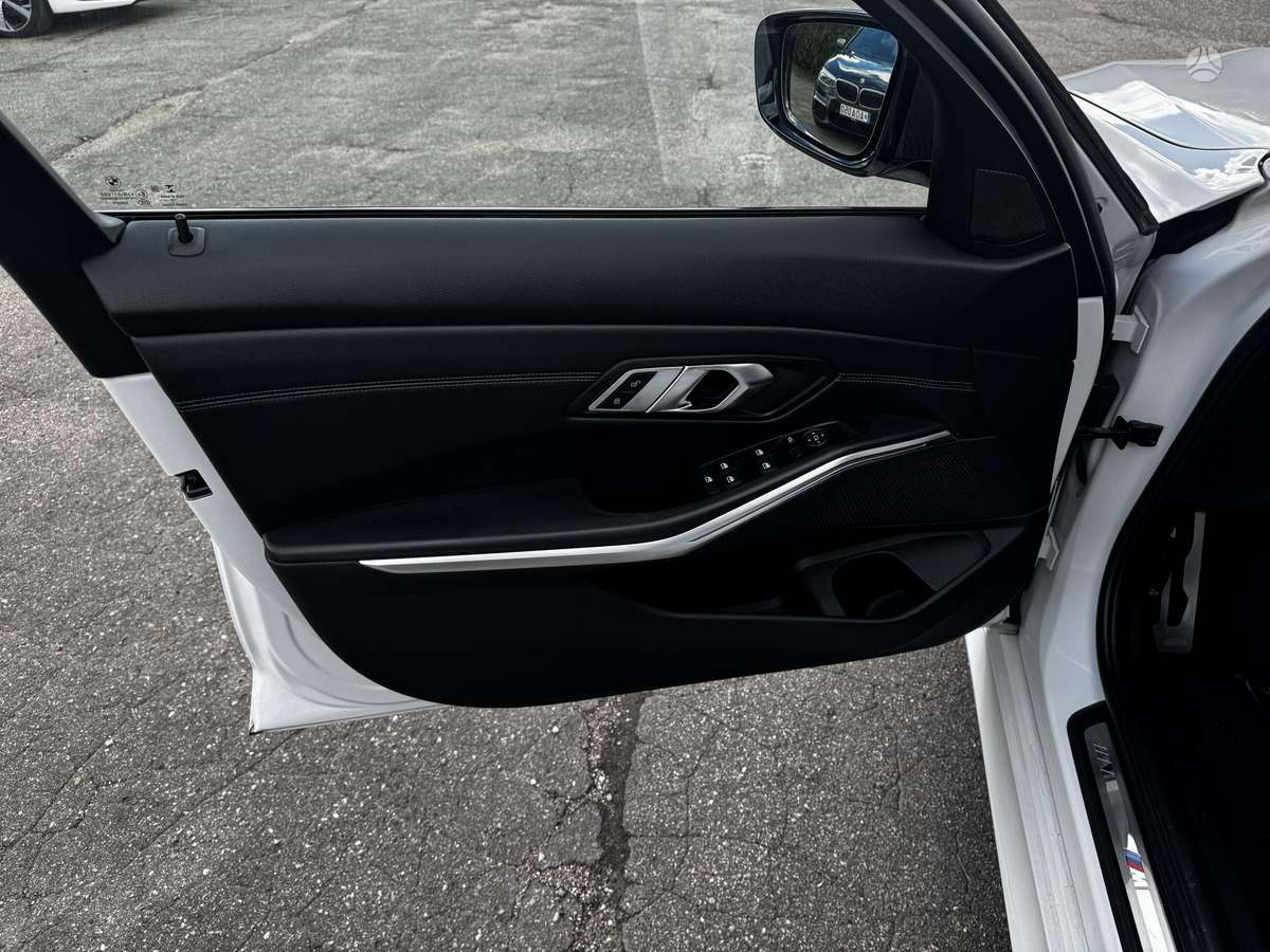 BMW 320, 2.0 l., Седан