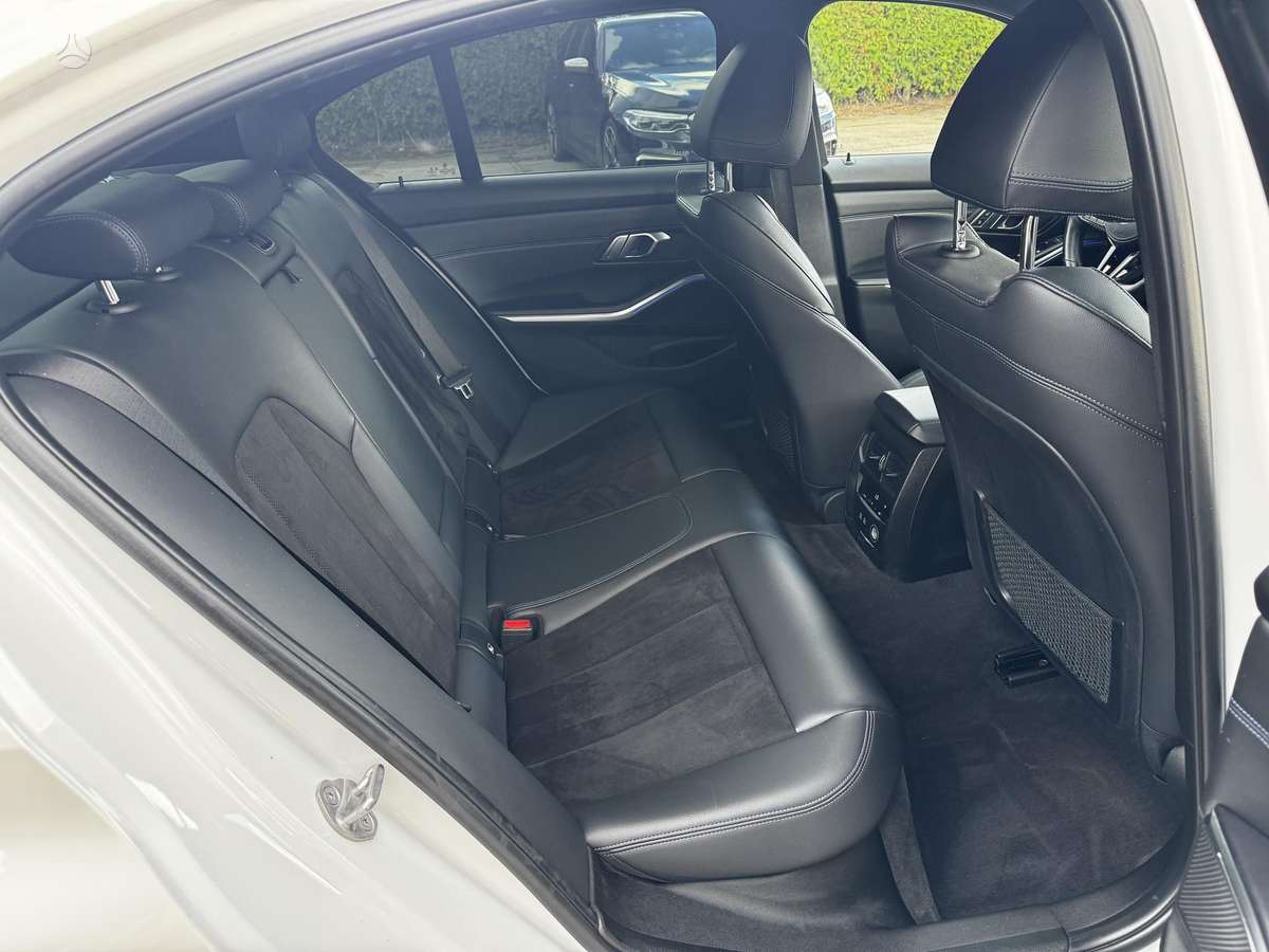 BMW 320, 2.0 l., Седан