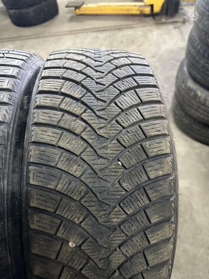 Falken, žieminės 235/45 R18