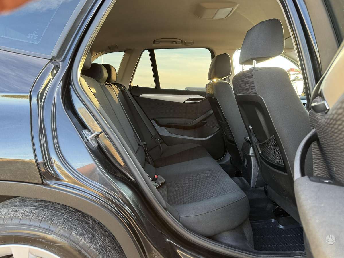 BMW X1, 2.0 l., off-road / crossover
