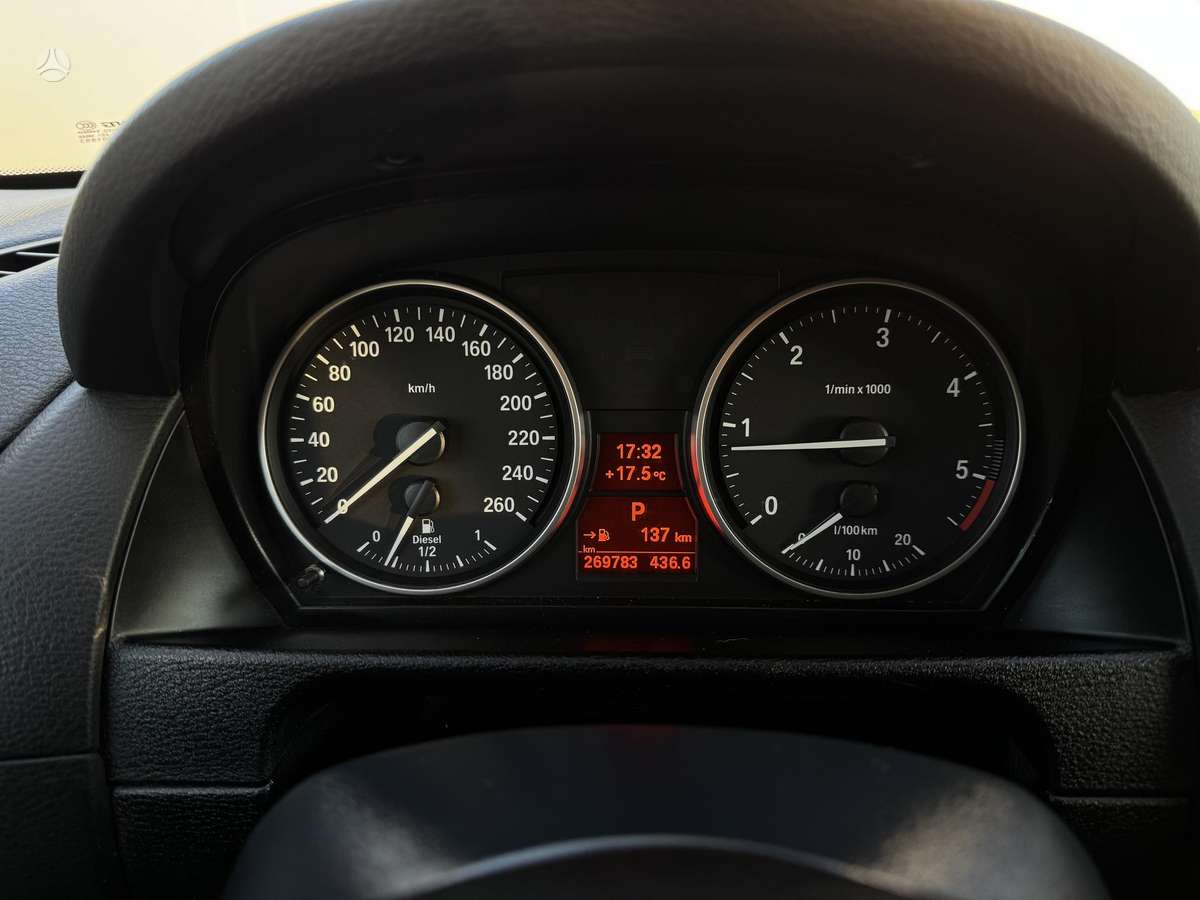 BMW X1, 2.0 l., off-road / crossover