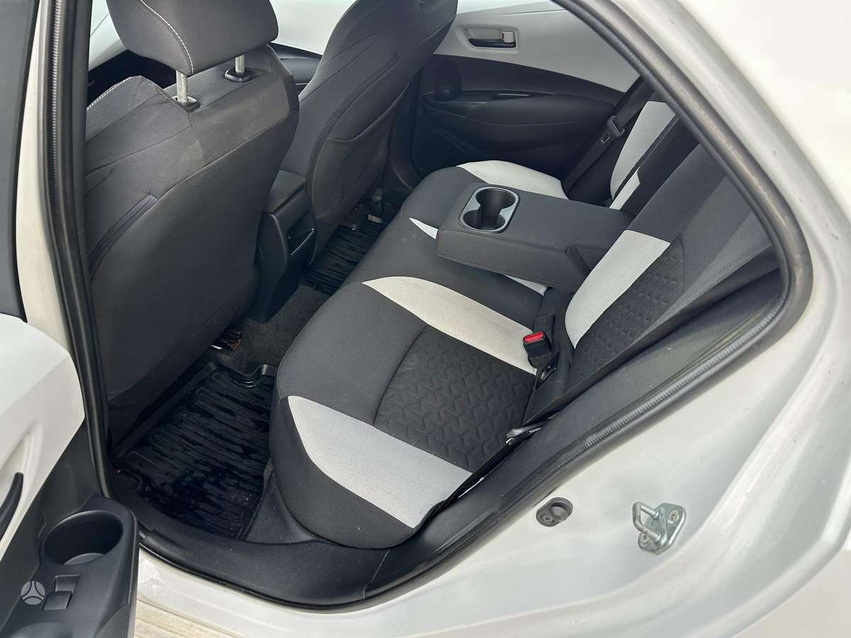 Toyota Corolla - 10