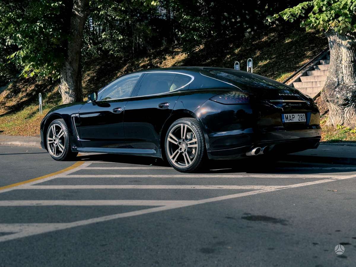 Porsche Panamera - 3