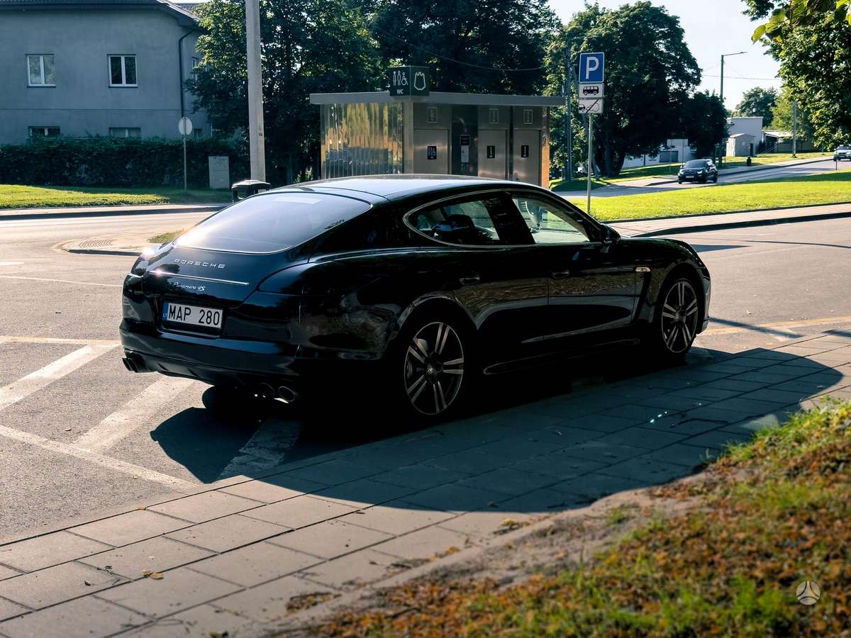 Porsche Panamera - 5