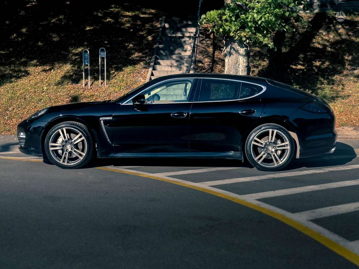 Porsche Panamera - 8