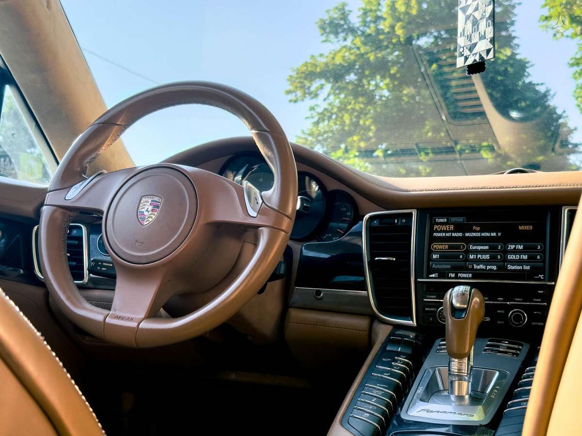 Porsche Panamera - 10