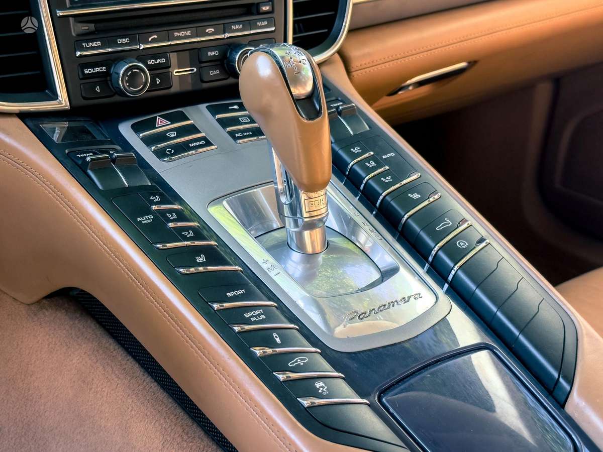 Porsche Panamera - 11