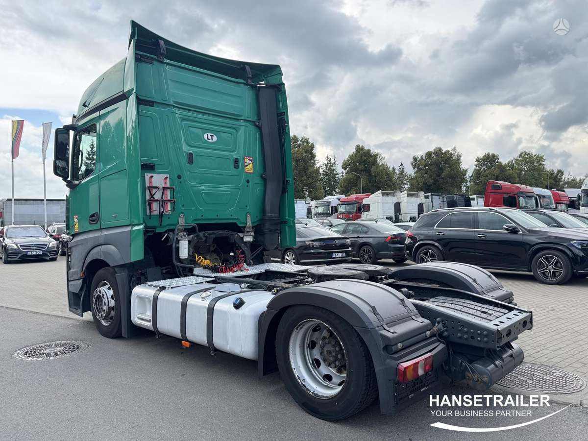 Mercedes-Benz Actros 1845 Mega Low Deck, double sleeper