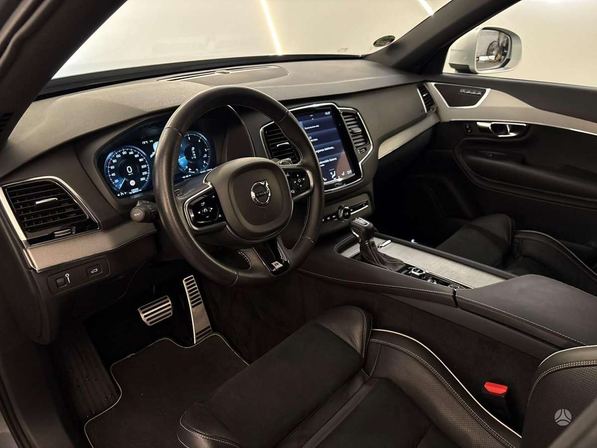 Volvo XC90 - 2