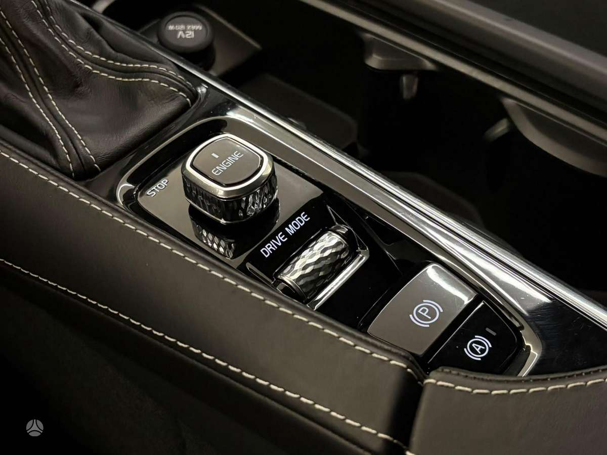 Volvo XC90 - 5