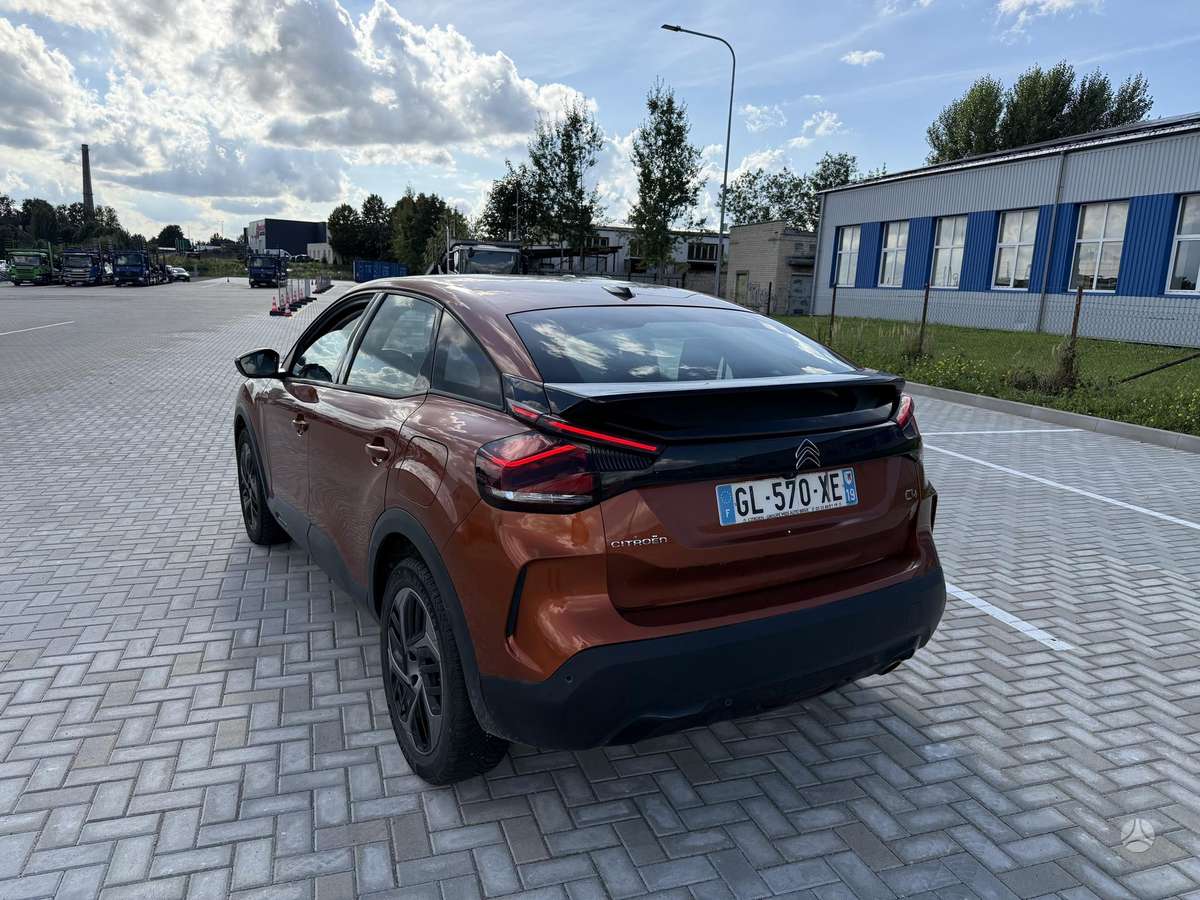 Citroen C4, 1.5 l., hatchback
