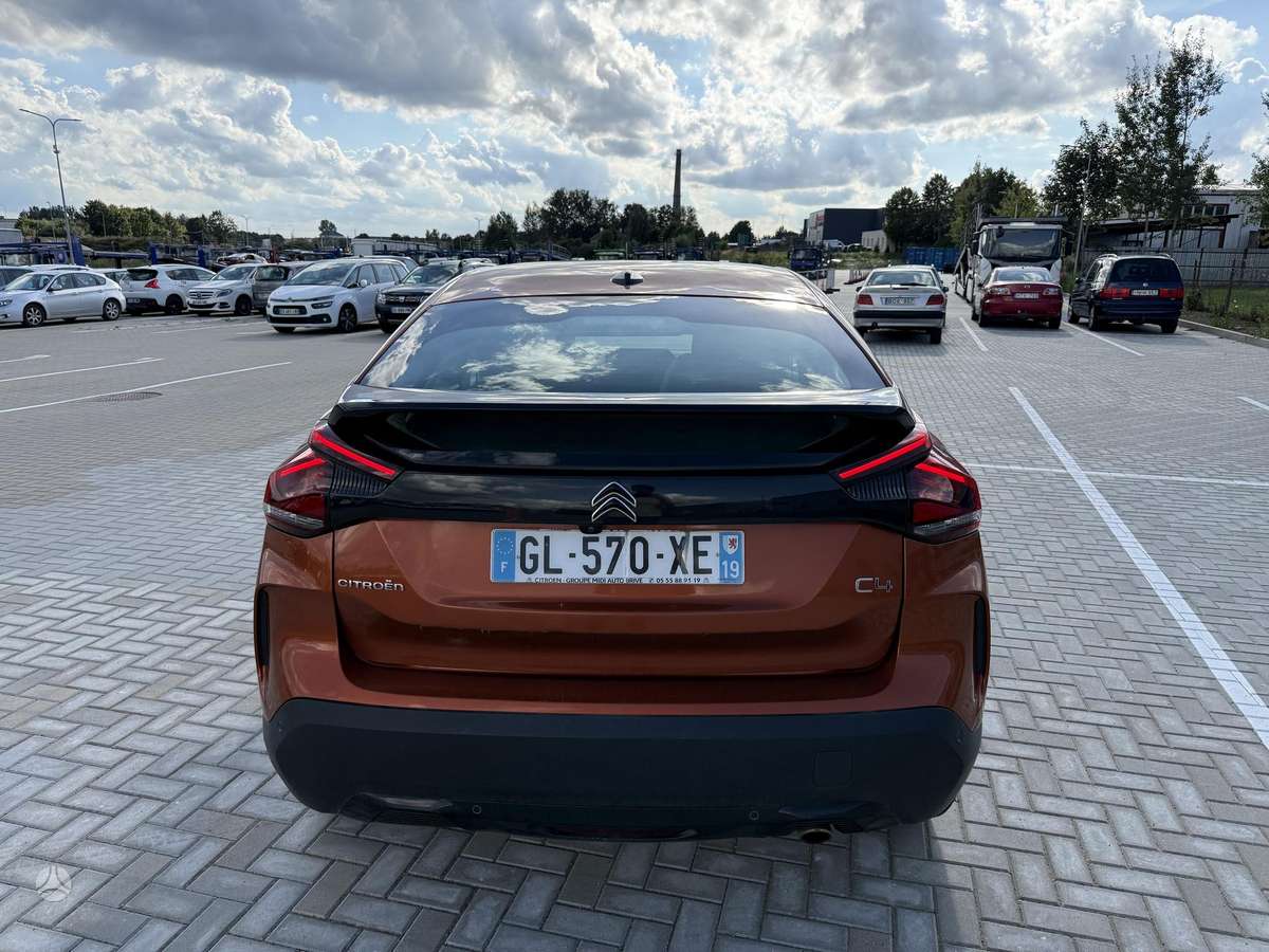 Citroen C4, 1.5 l., hatchback